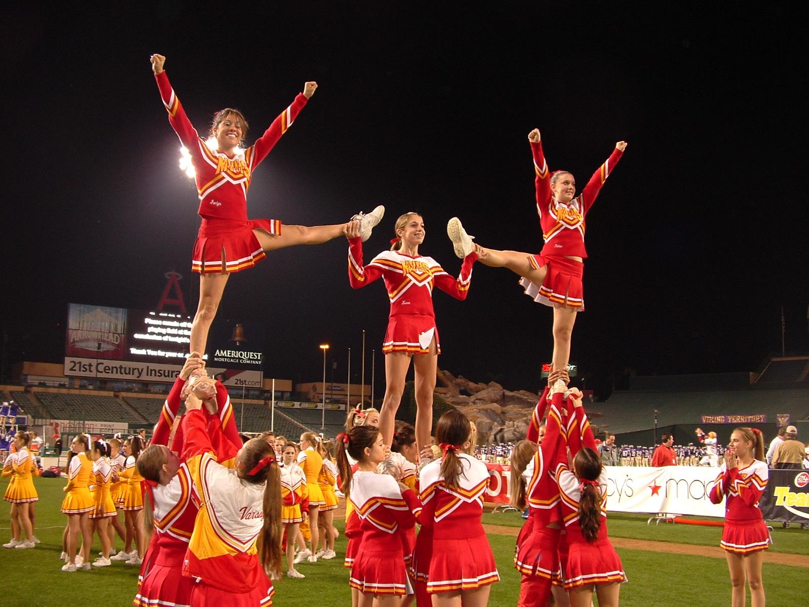 Mission Viejo (CA) HS 2004 MVHS04cif_VarsityStunt1